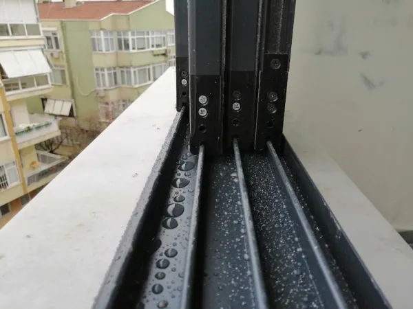 surgulu_isi_cam_cam_balkon_4.jpg